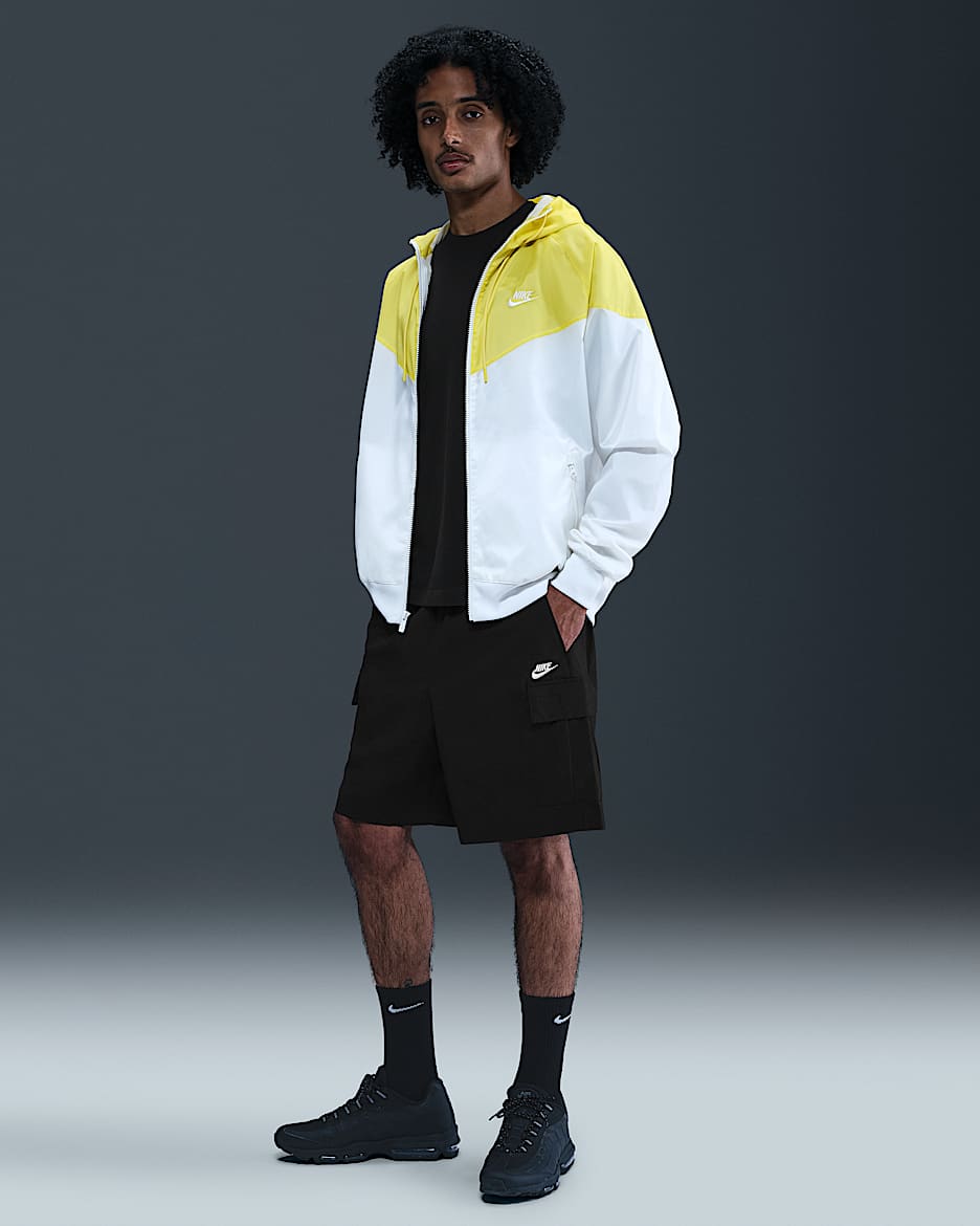 Shorts utilitarios para hombre Nike Sportswear Club - Negro/Blanco