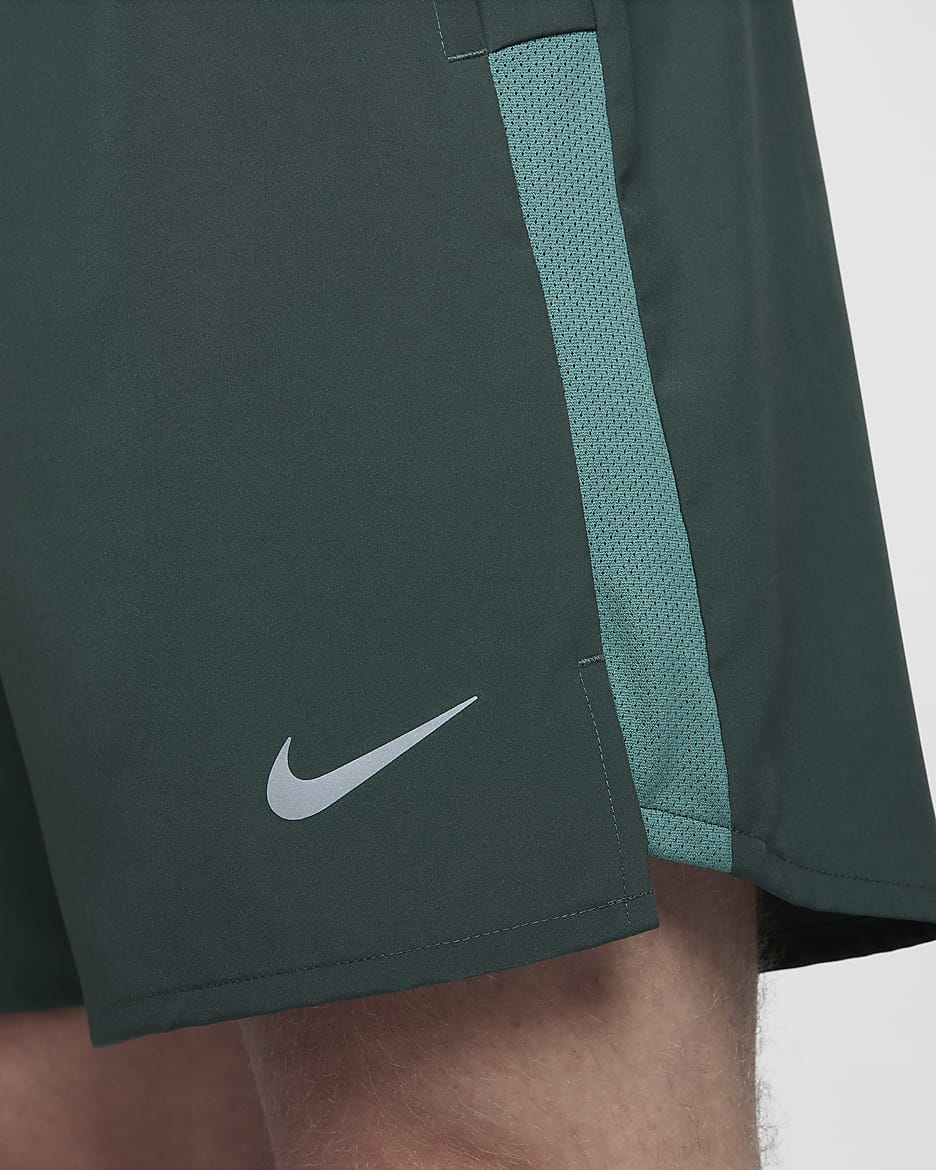 Nike Challenger Dri-FIT 2-in-1-Laufshorts für Herren (ca. 18 cm) - Vintage Green/Bicoastal/Schwarz