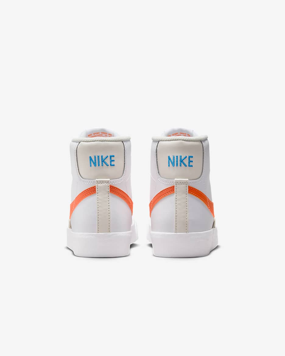 Chaussure Nike Blazer Mid ‘77 pour ado - Blanc/Photo Blue/Phantom/Total Orange