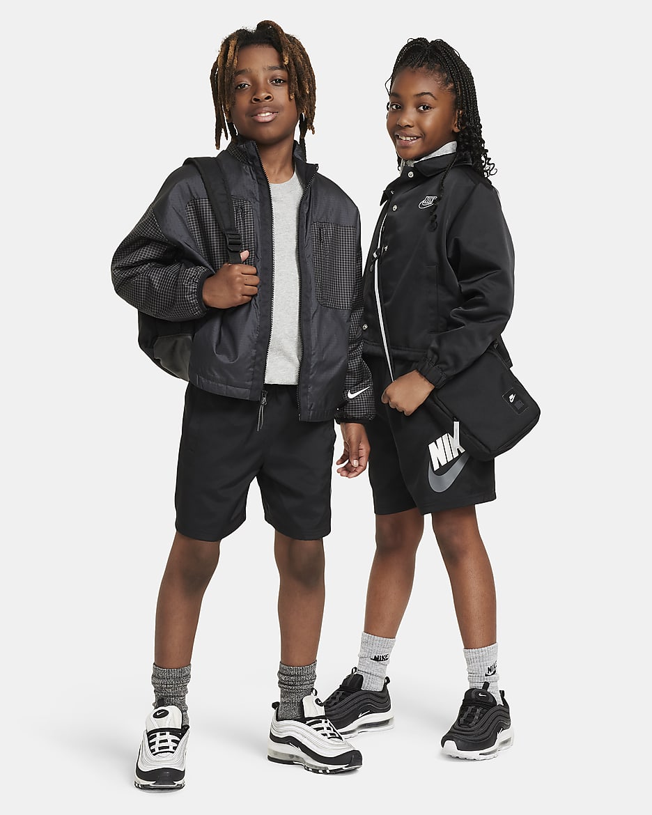 Vævede Nike Sportswear-shorts til større børn - sort