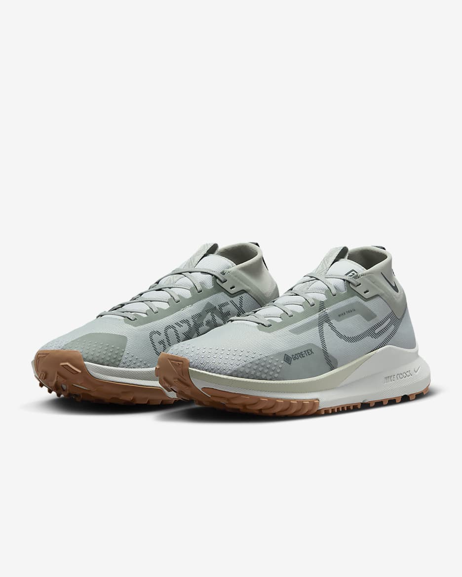 Vandafvisende Nike Pegasus Trail 4 GORE-TEX-trailløbesko til mænd - Jade Horizon/Light Silver/Gum Medium Brown/Vintage Green