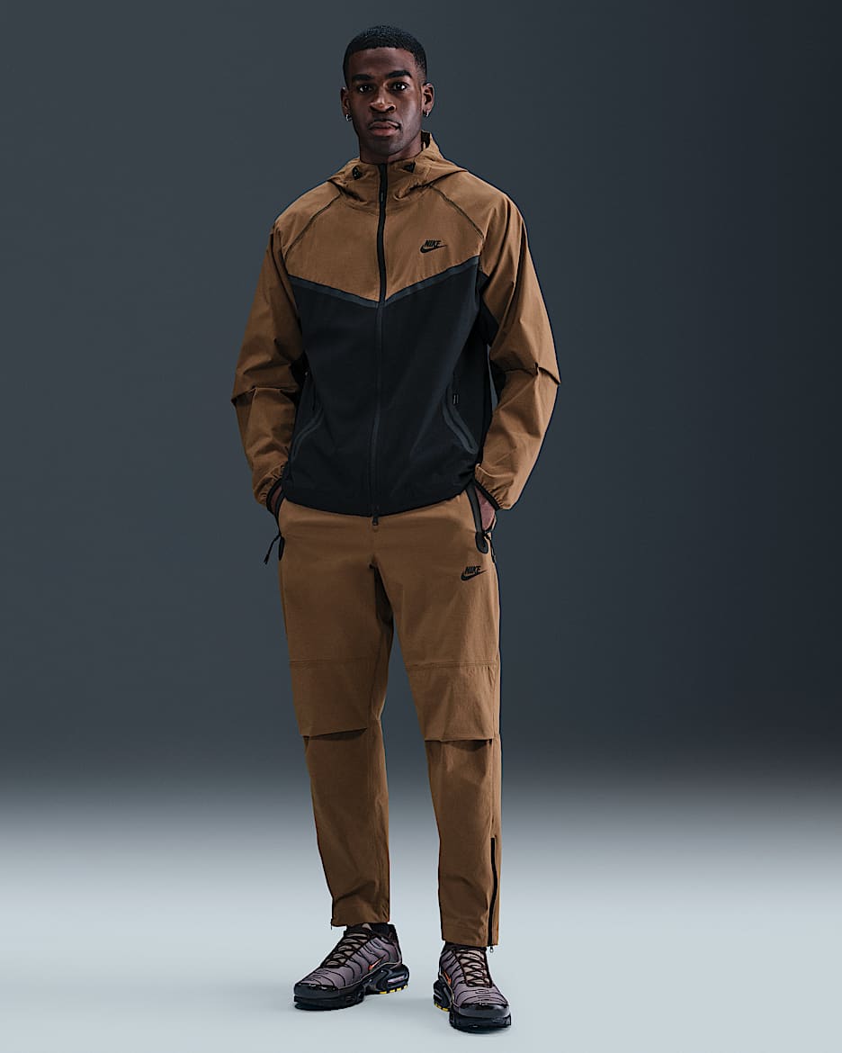 Nike Tech Men's Woven Trousers - Mosswood Brown/Black