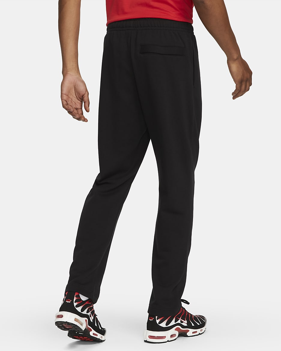 Nike Sportswear Club Herrenhose aus French-Terry - Schwarz/Schwarz/Weiß