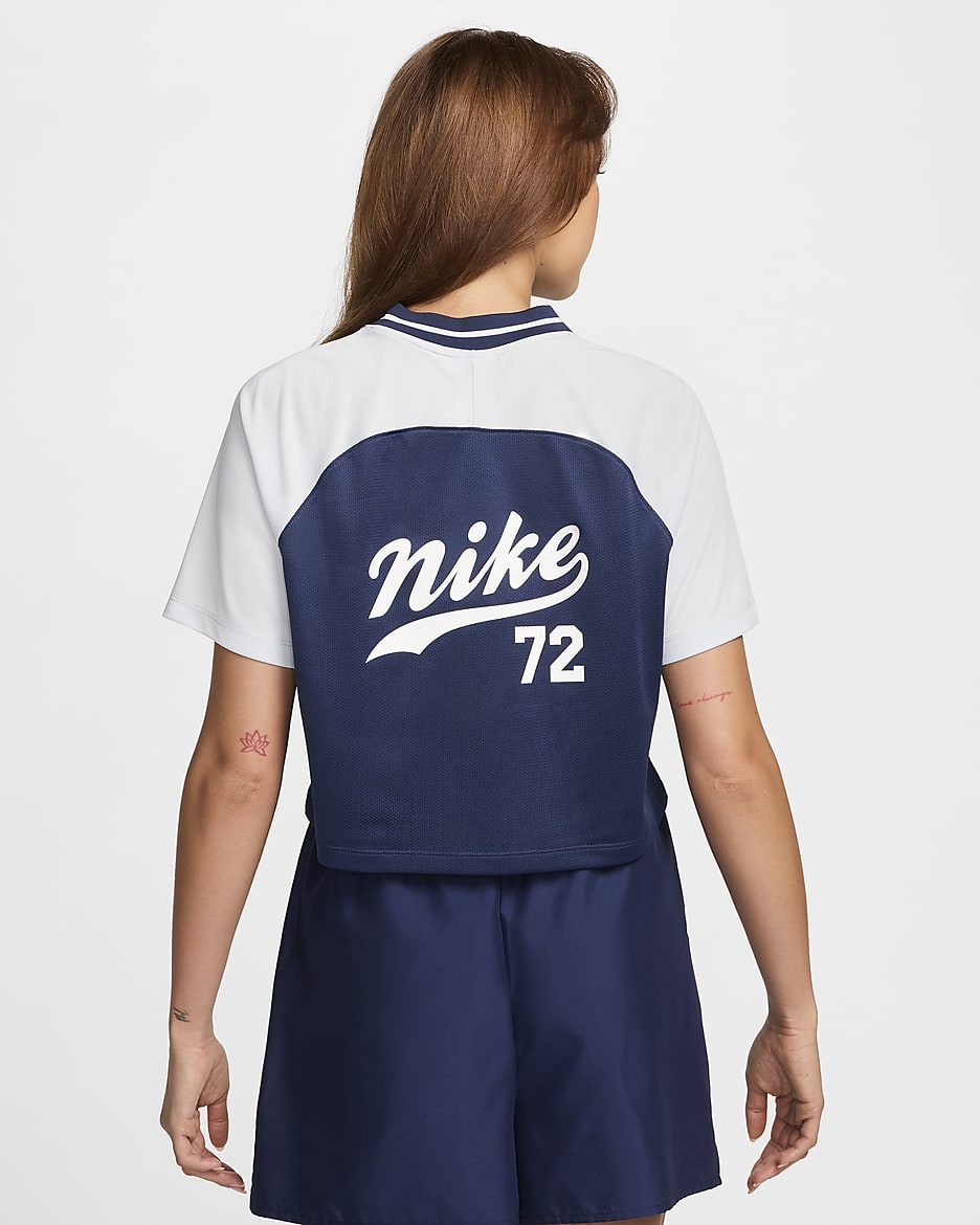 Γυναικεία κοντομάνικη crop μπλούζα Nike Sportswear Essential - Pure Platinum/Midnight Navy