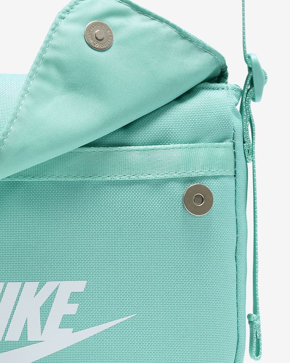 Sac à bandoulière Nike Sportswear Futura 365 pour Femme (3 L) - Green Frost/Green Frost/Blanc