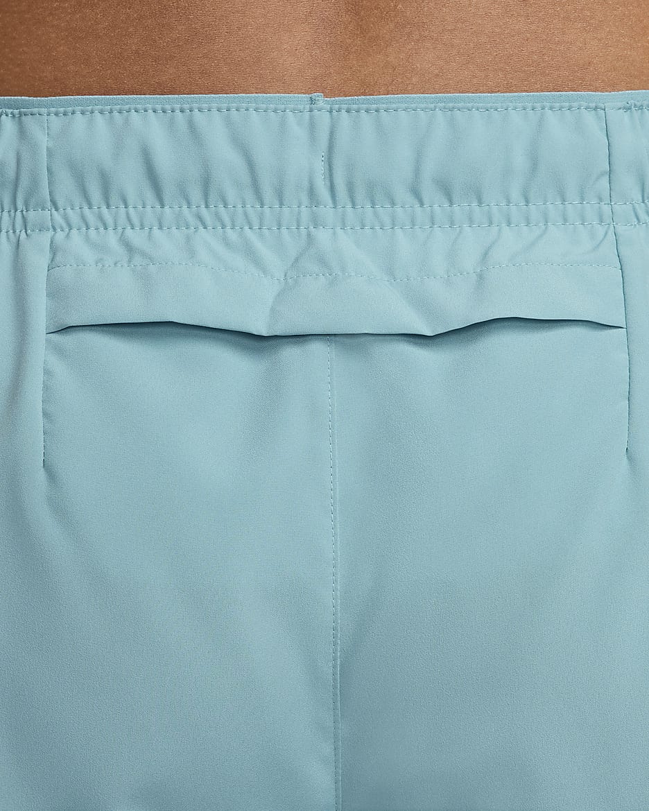 Nike Challenger vielseitige Dri-FIT Herrenshorts ohne Futter (ca. 23 cm) - Denim Turquoise/Glacier Blue/Schwarz