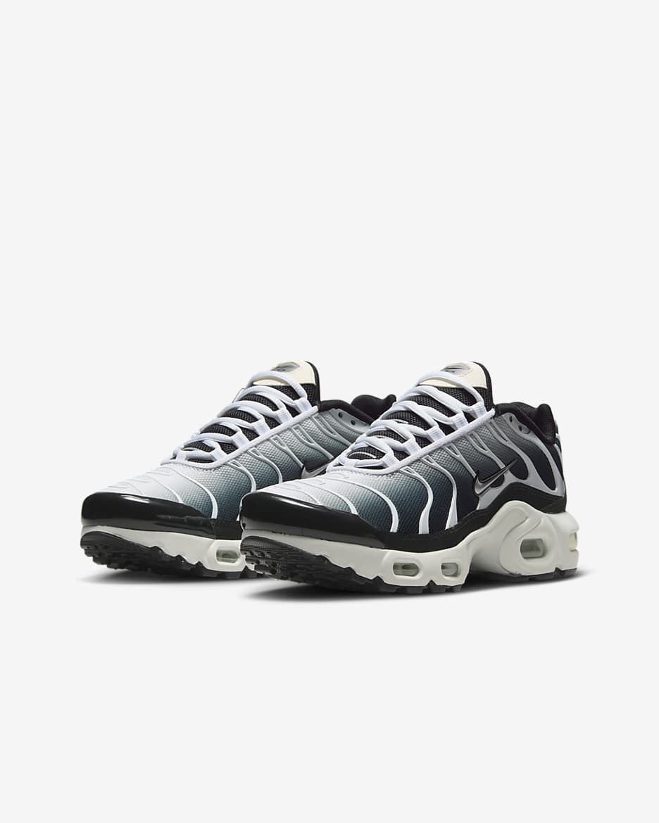 Nike Air Max Plus Older Kids' Shoes - Black/White/Sail/Metallic Cool Grey