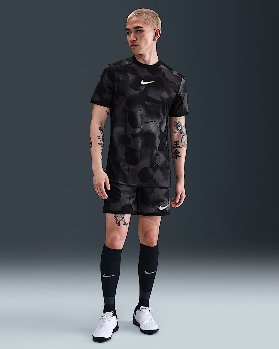 ナイキ アカデミー+ メンズ Dri-FIT サッカーショートパンツ - ダークグレー/ブラック/アンスラサイト/ペールアイボリー