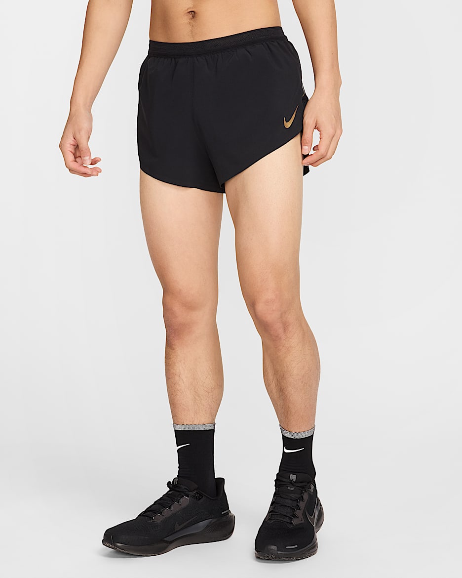 Shorts de correr Dri-FIT ADV de 5 cm para hombre Nike Aeroswift x Jakob - Negro/Oro metalizado