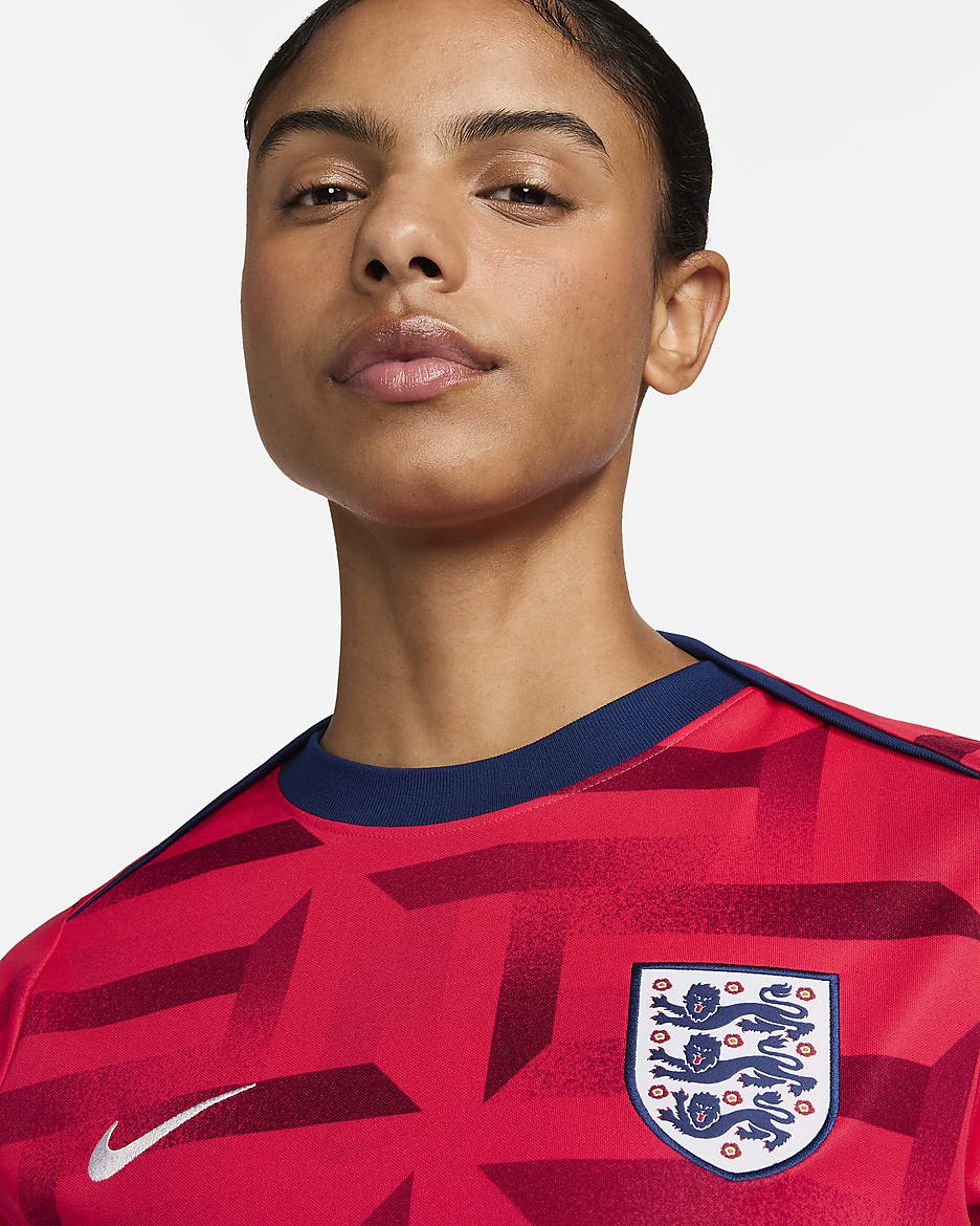 Haut de foot d'avant-match à manches courtes Nike Dri-FIT Angleterre Academy Pro pour femme - Siren Red/Blue Void/Blanc