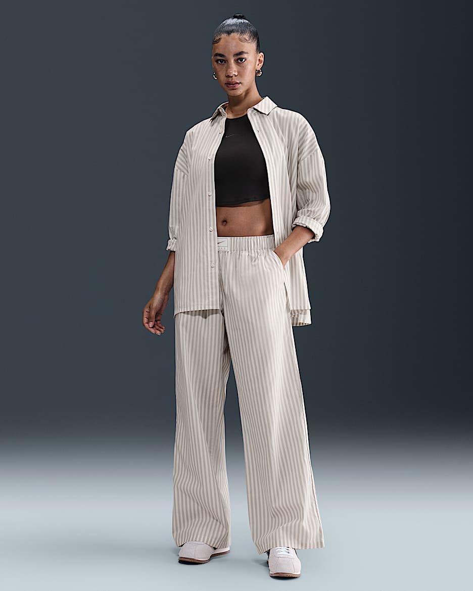 Nike Sportswear Chill Poplin weite gestreifte Hose mit mittelhohem Bund (Damen) - College Grey/Sail/Schwarz