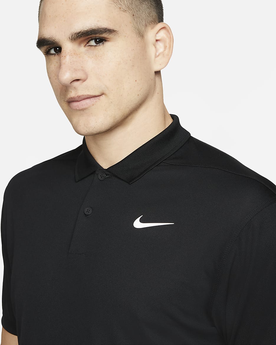 NikeCourt Dri-FIT tennisskjorte til herre - Svart/Hvit