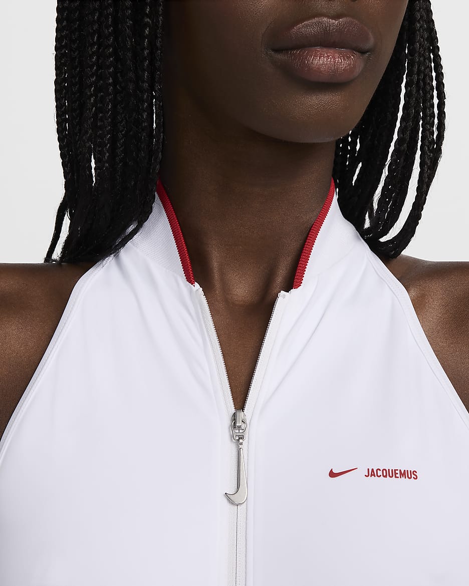 Nike x Jacquemus Einteiliger Badeanzug mit hohem Ausschnitt (Damen) - Weiß/Silber