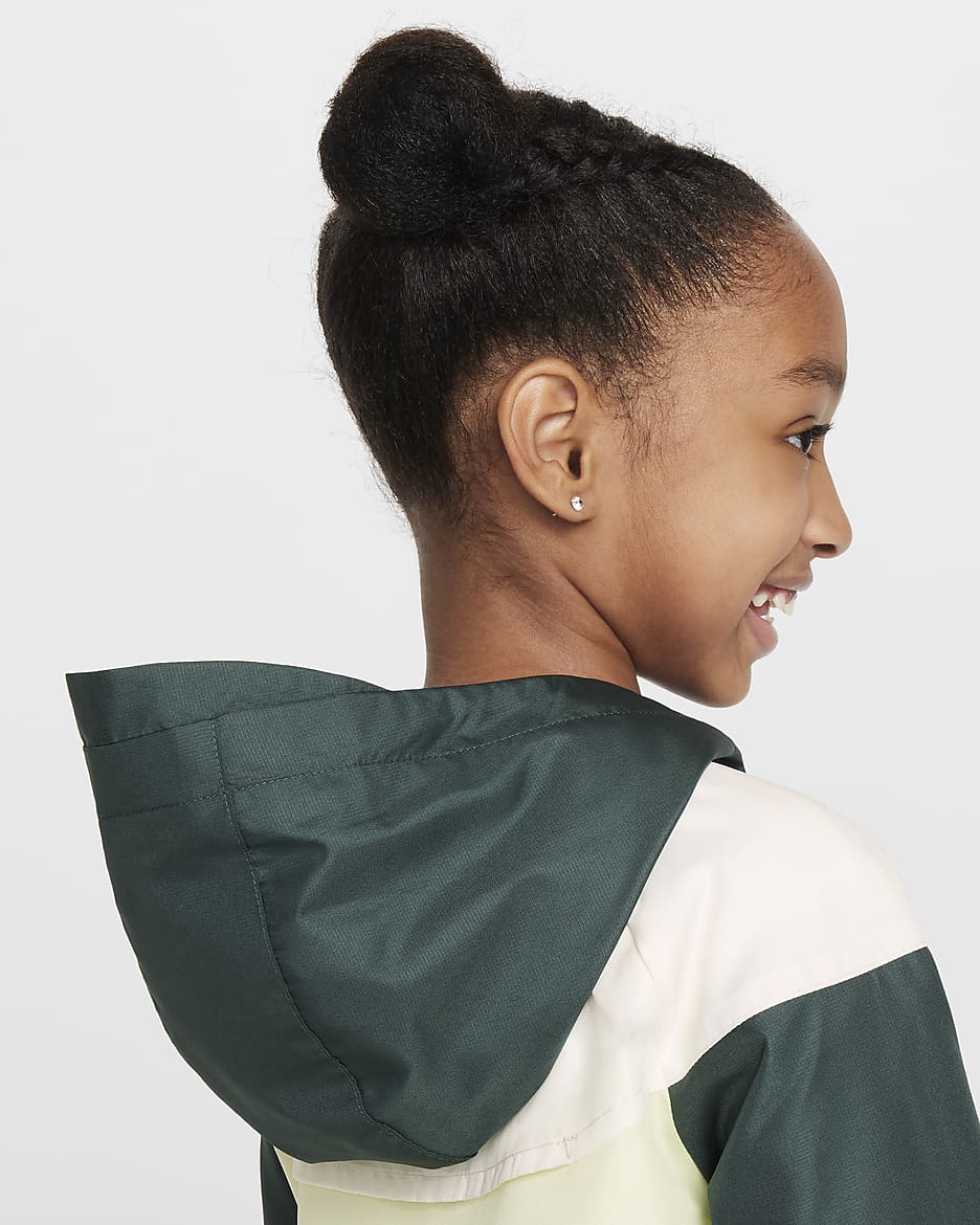 Chamarra con cierre completo para niños talla pequeña Nike Sportswear Windrunner - Verde aceite