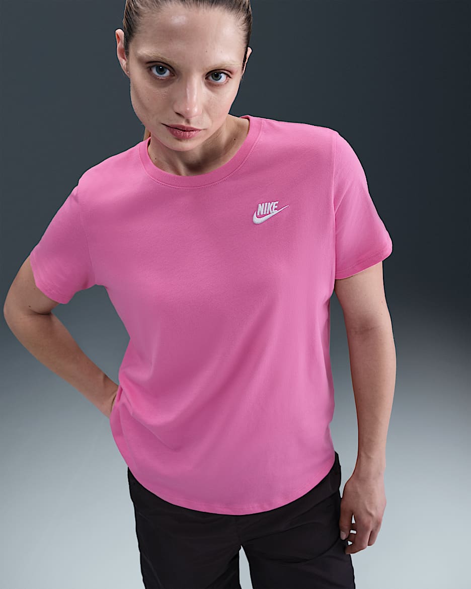 Playera para mujer Nike Sportswear Club Essentials - Rosa alegre