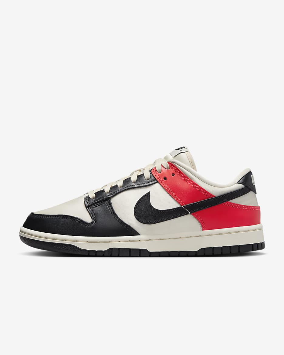 Tenis para mujer Nike Dunk Low SE - Carmesí brillante/Marfil pálido/Negro