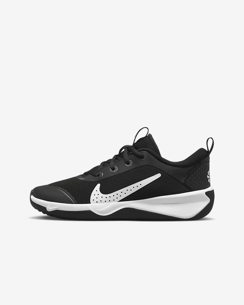 Nike Omni Multi-Court Older Kids' Indoor Court Shoes - Black/White