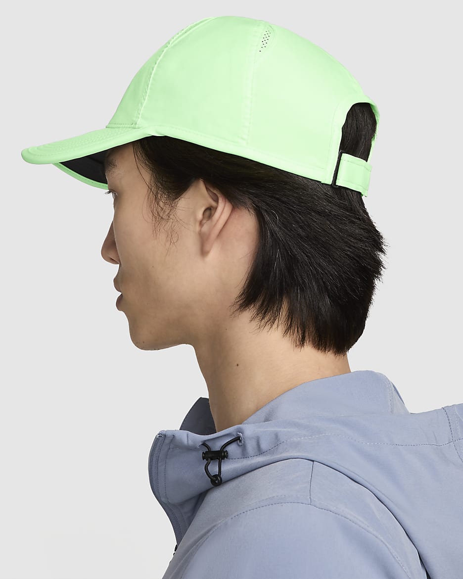 Nike Dri-FIT Club Unstructured Featherlight Cap - Vapor Green/Black