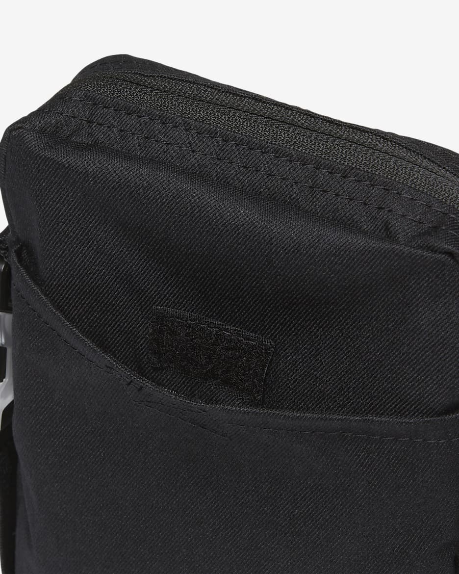 Nike Premium Basketball Cross-Body Bag (4L) - Black/Black/Buff Gold