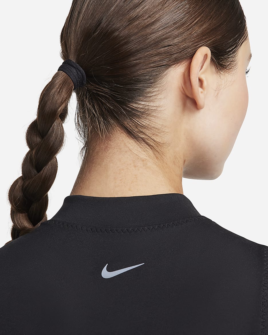 Nike One Fitted Dri-FIT kort singlet med høy hals til dame - Svart