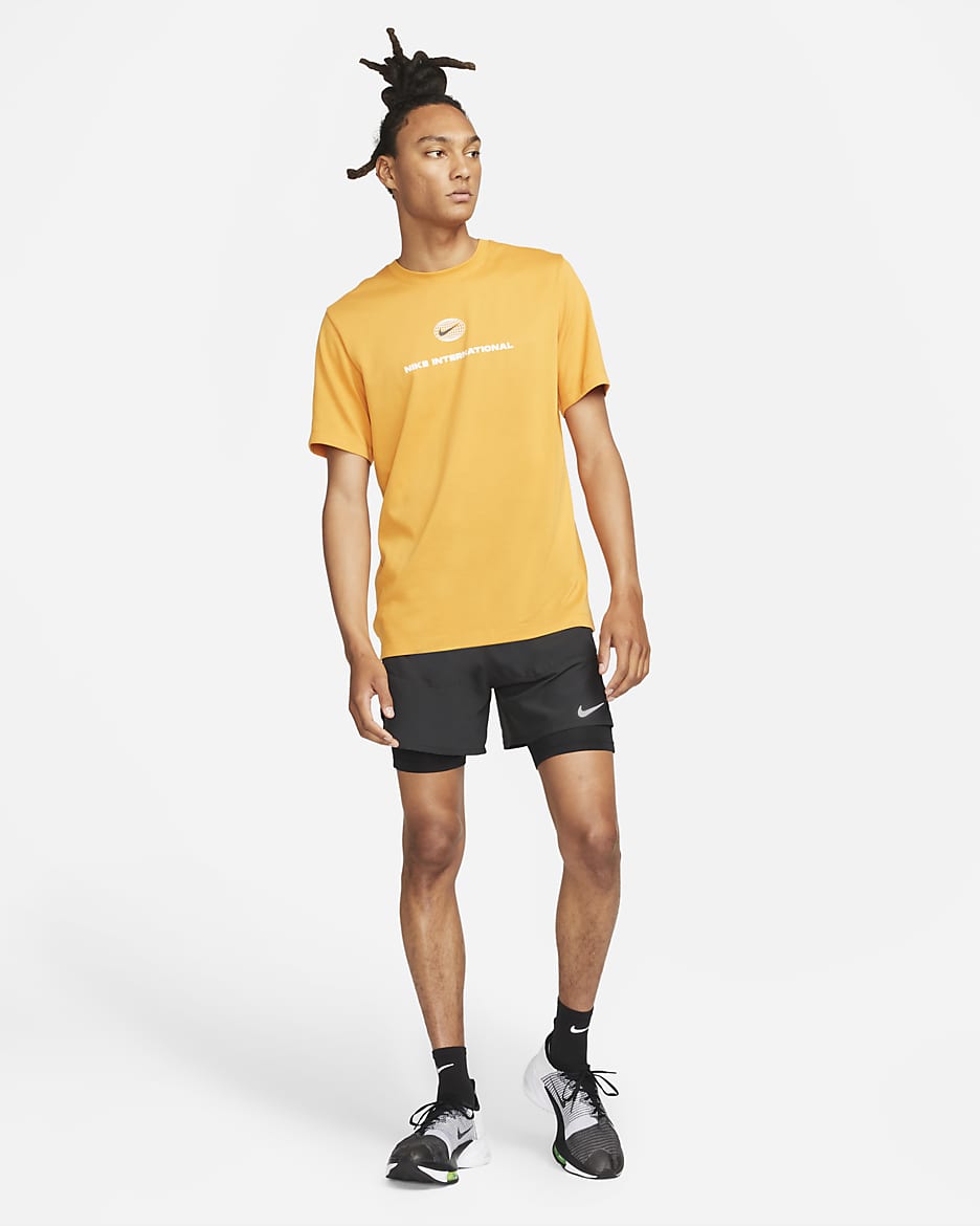 Nike Stride Dri-FIT 13 cm-es férfi hibrid futórövidnadrág - Fekete/Fekete/Fekete