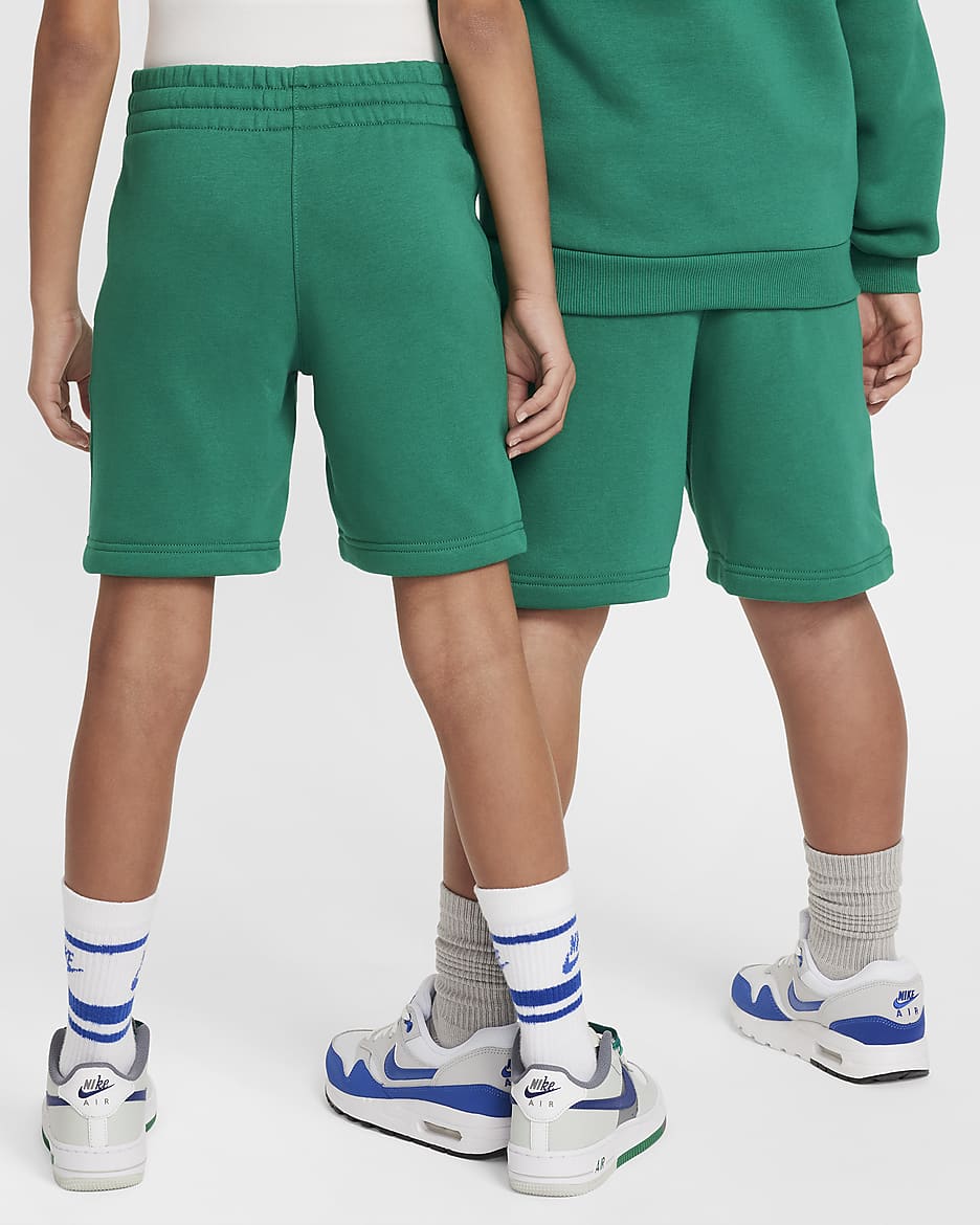 Shorts de French Terry para niños talla grande Nike Sportswear Club - Malaquita/Malaquita/Blanco