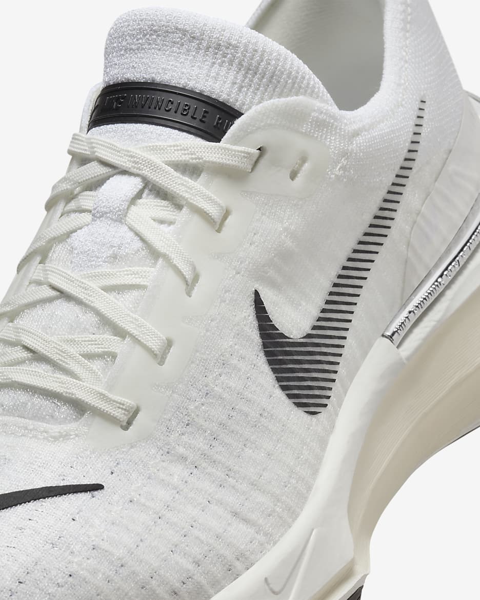 Tenis de correr en pavimento para mujer Nike Invincible 3 - Blanco cumbre/Vela/Leche de coco/Negro