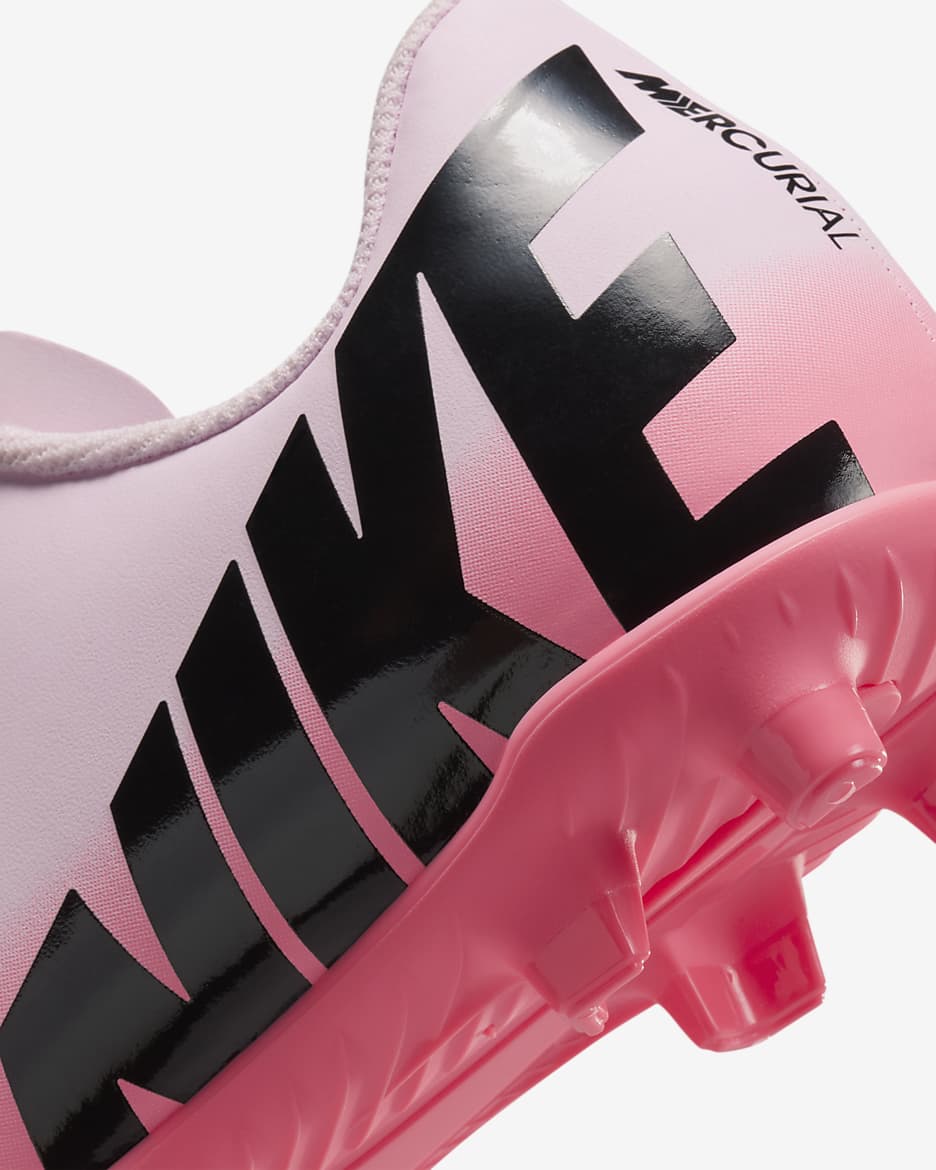 Tacos de fútbol MG de corte low para niños de preescolar y grandes Nike Jr. Mercurial Vapor 15 Club - Espuma rosa/Negro