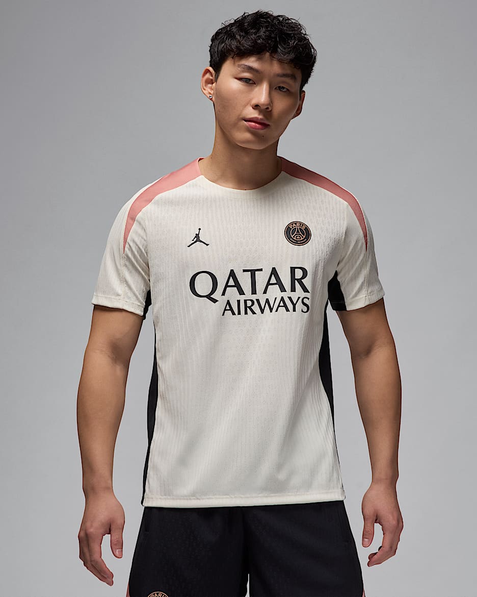 3e haut de foot à manches courtes Jordan Dri-FIT ADV Sport Paris Saint-Germain Strike Elite pour homme - Pale Ivory/Noir/Rust Pink/Noir
