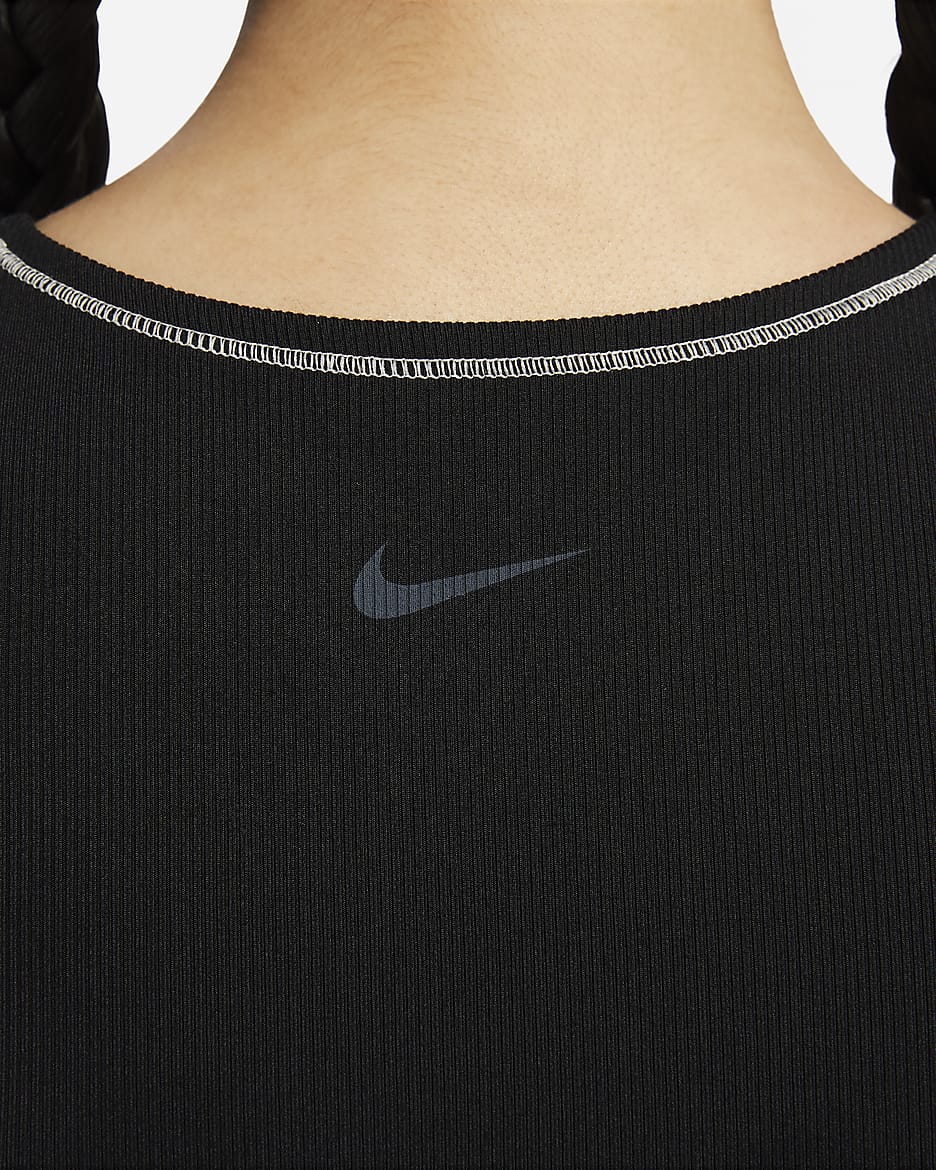 เสื้อกล้ามผ้าร่อง Dri-FIT ผู้หญิง Nike One Fitted - ดำ/Light Orewood Brown