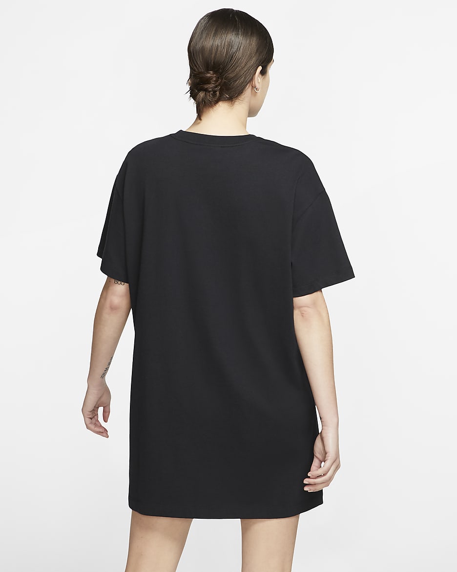 Vestido Nike Sportswear Essential para mulher - Preto/Branco