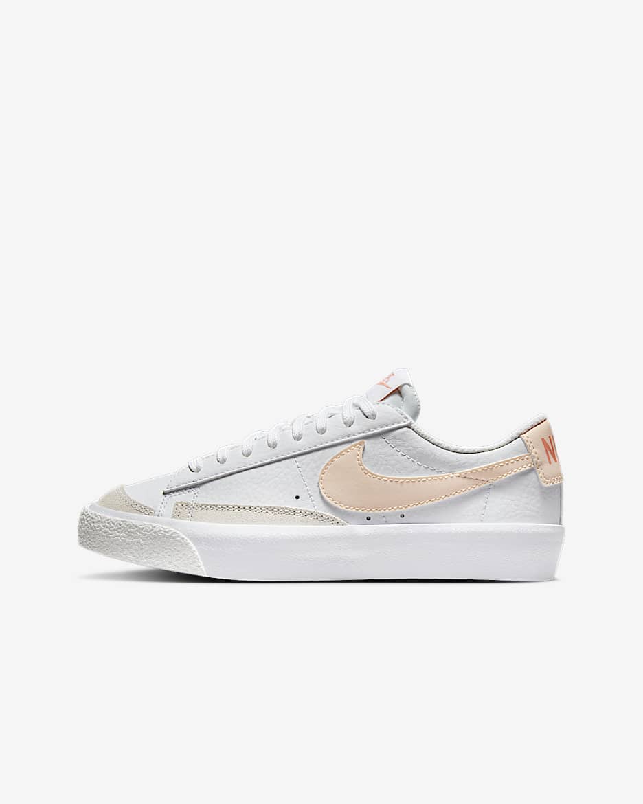 Nike Blazer 低筒 '77 大童鞋款 - 白色/Apricot Agate/Sail/Guava Ice