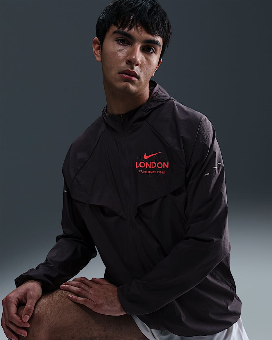 Veste de running déperlante Nike Stride pour homme - Cave Purple/Lime Blast