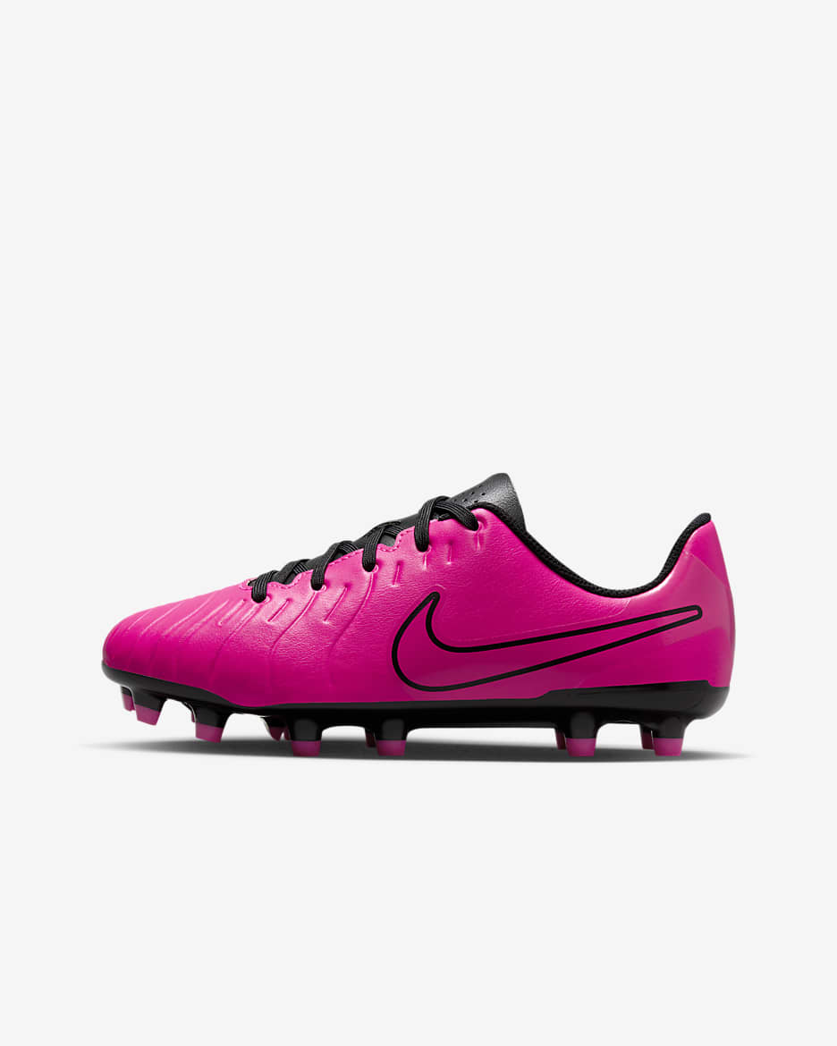 Tacos de fútbol de corte low para terrenos múltiples para niños de preescolar y grandes Nike Jr. Tiempo Legend 10 Club - Rosa feroz/Negro