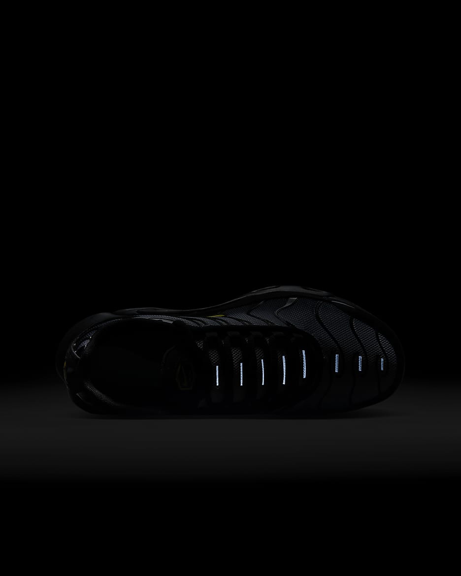 Nike Air Max Plus Older Kids' Shoes - Black/Wolf Grey/Opti Yellow