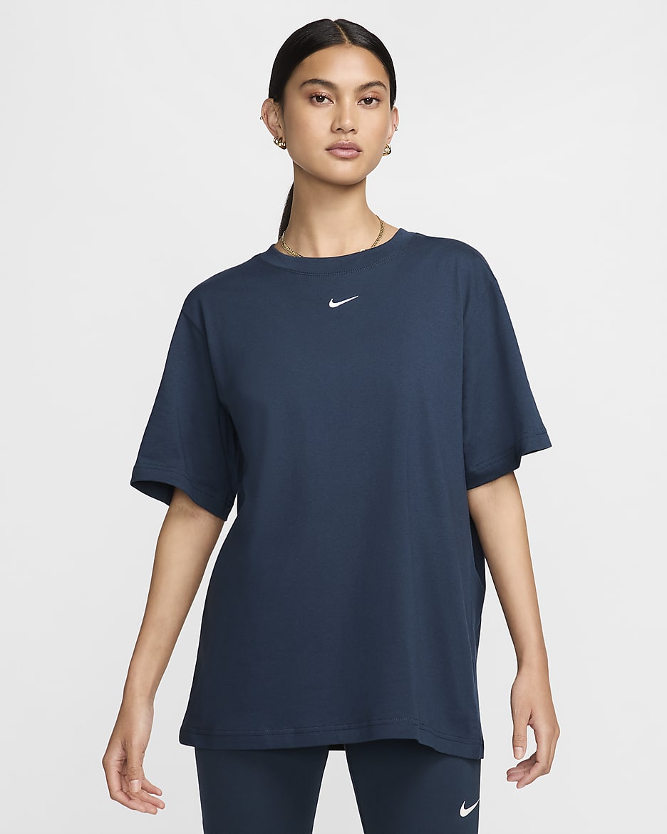 Playera para mujer Nike Sportswear Essential - Azul marino militar