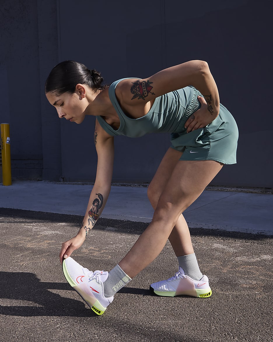 Tenis de entrenamiento para mujer Nike Metcon 9 - Blanco/Volt/Voltio ligero/Carmesí brillante