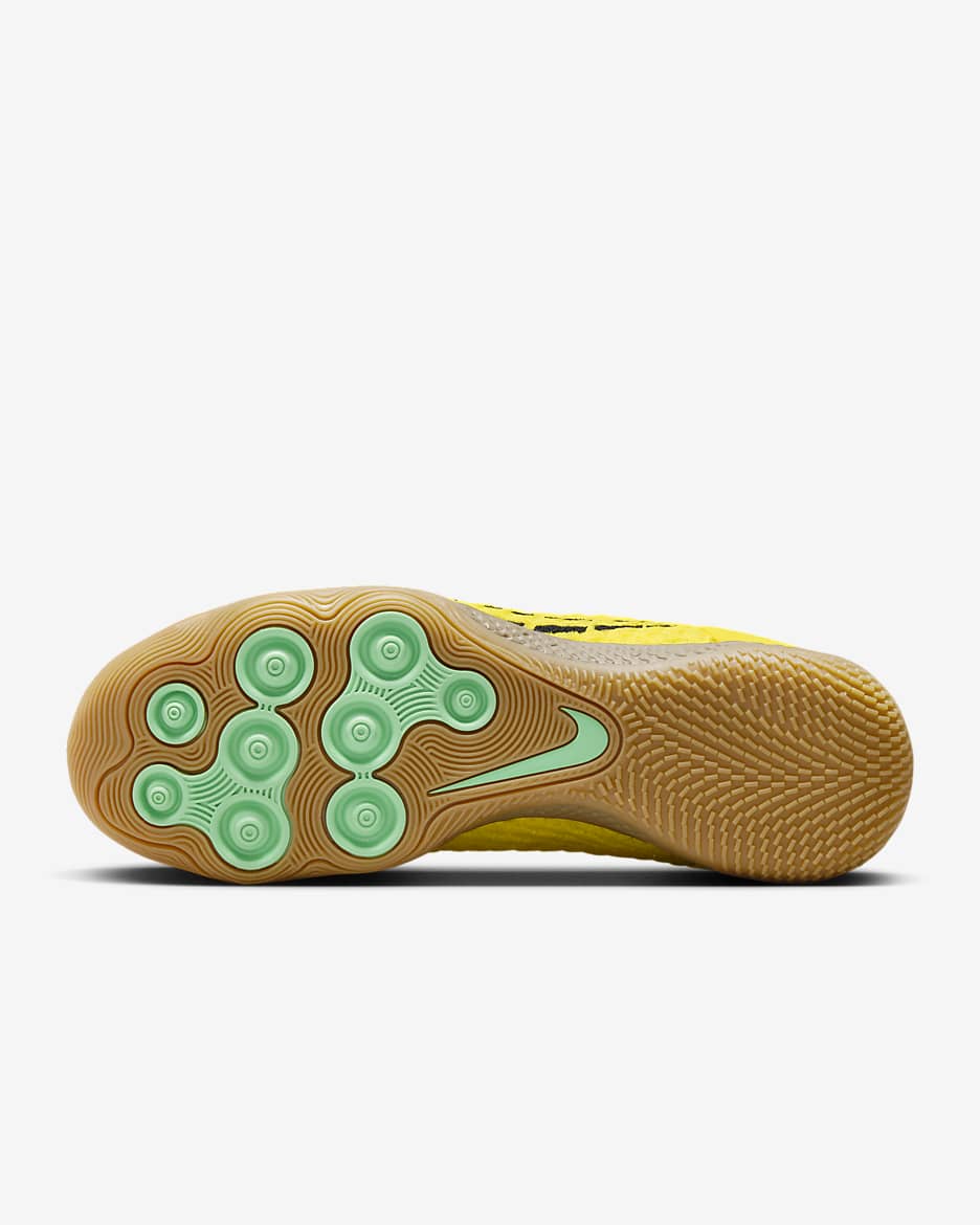 Tacos de fútbol low para cancha cubierta Nike React Gato - Amarillo opti/Marrón claro goma/Negro