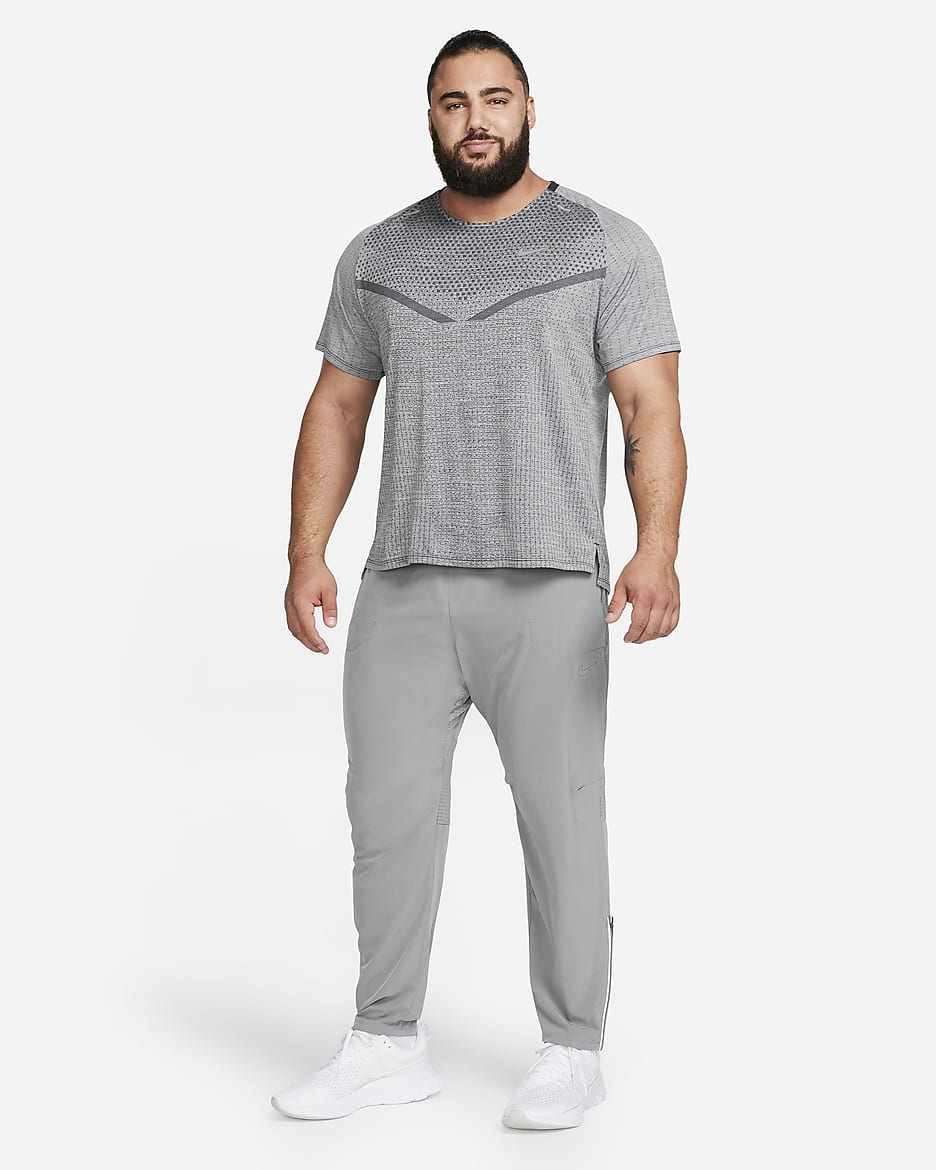 Nike TechKnit Nike Dri-FIT ADV Kurzarm-Laufoberteil für Herren - Schwarz/Smoke Grey