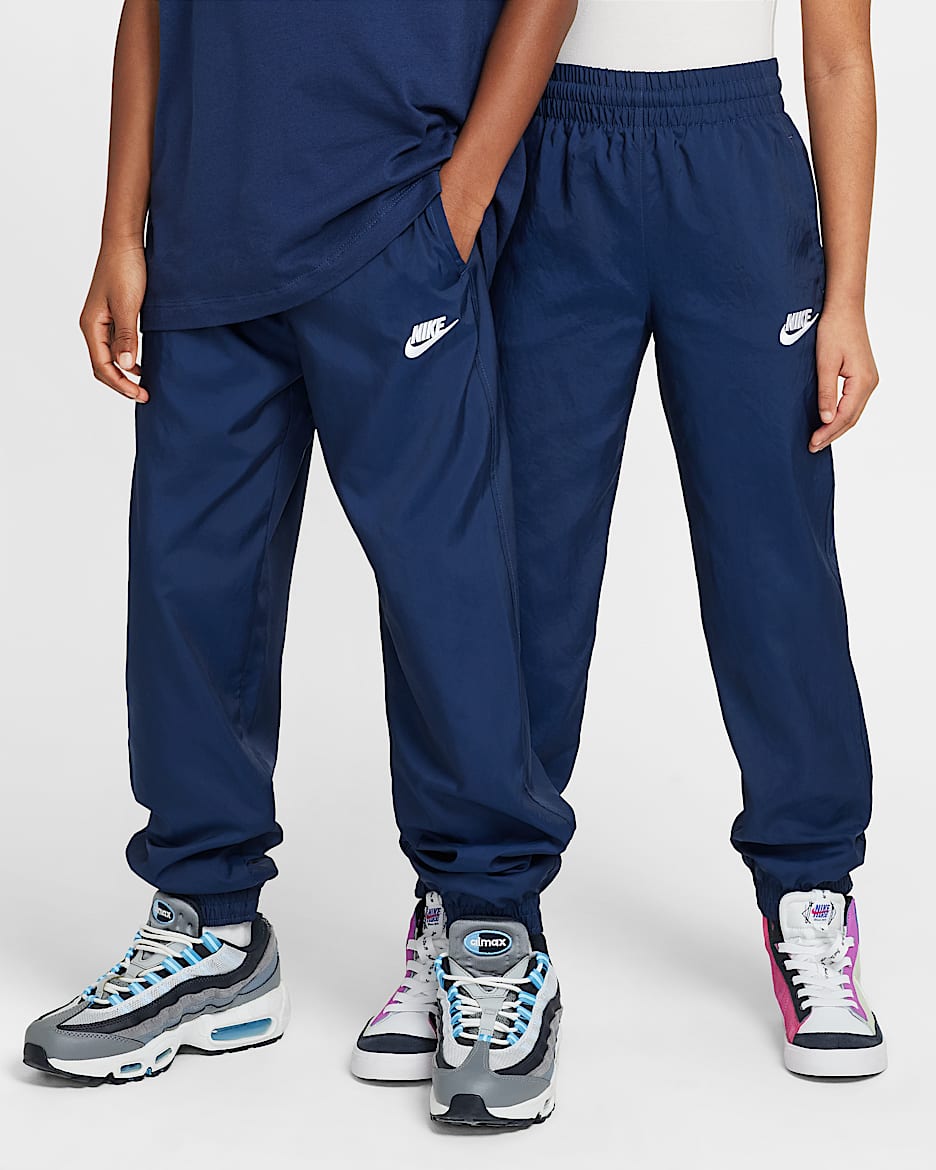 Nike Sportswear Club Older Kids' Woven Joggers - Midnight Navy/White