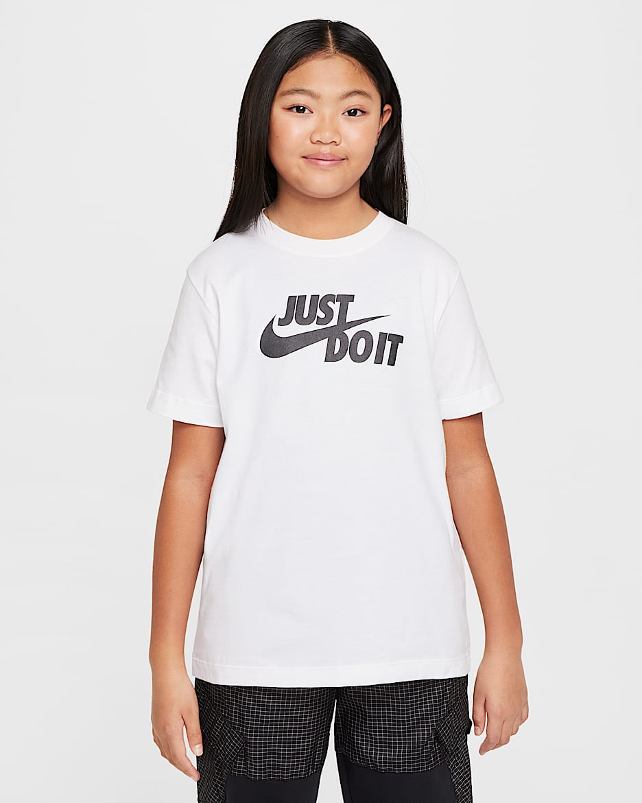Nike Sportswear Older Kids' T-Shirt - White