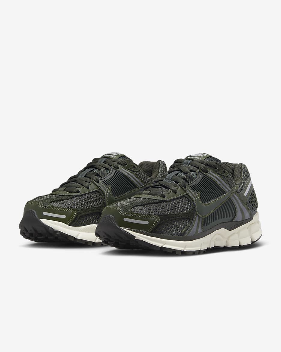 Tenis para mujer Nike Zoom Vomero 5 - Caqui militar/Vela/Plata metalizado/Secuoya