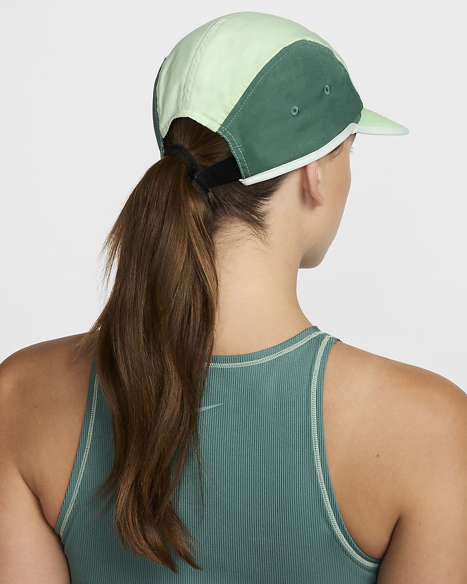 Εύκαμπτο καπέλο jockey με σχέδιο Swoosh Nike Dri-FIT Fly - Vapor Green/Barely Green/Bicoastal/Μαύρο