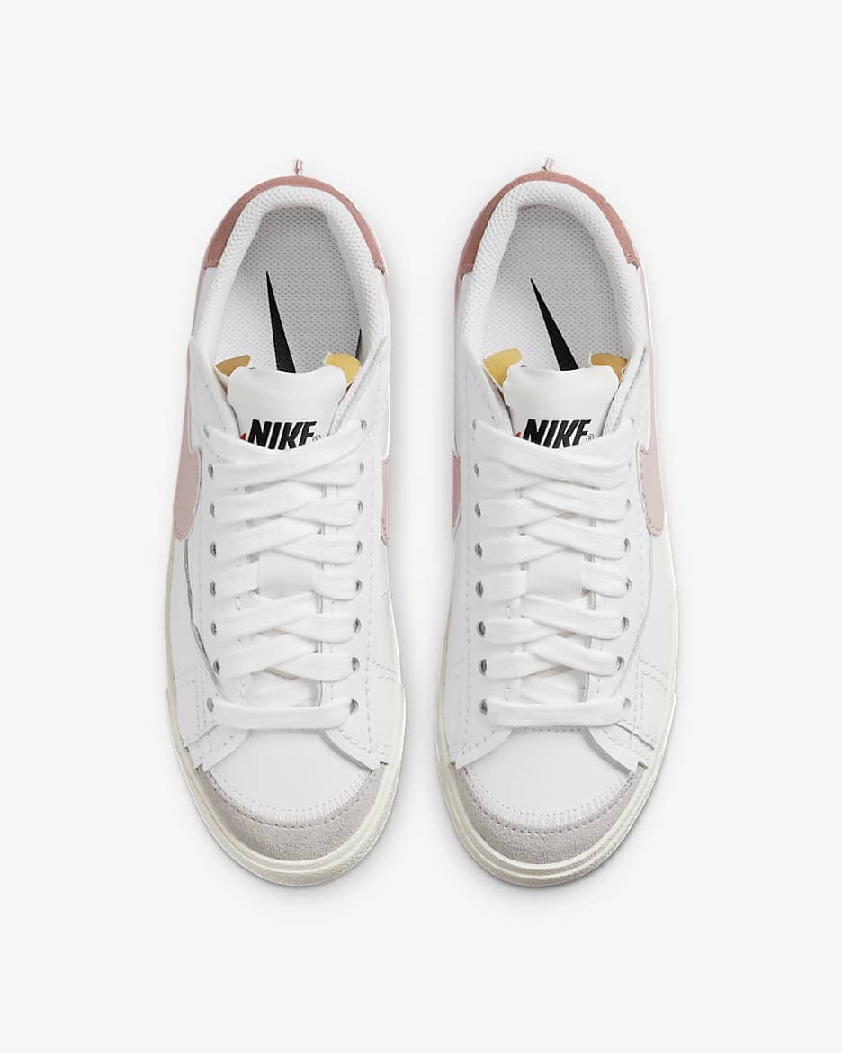 Tenis para mujer Nike Blazer Low '77 Jumbo - Blanco/Susurro rosa/Blanco/Rosa Oxford