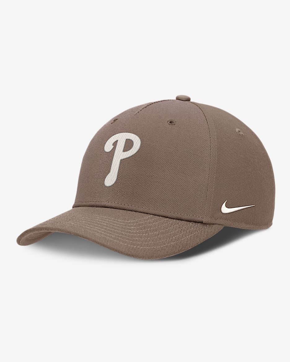 Gorra Nike Dri-FIT de la MLB ajustable para hombre Philadelphia Phillies Rise - Marrón visón