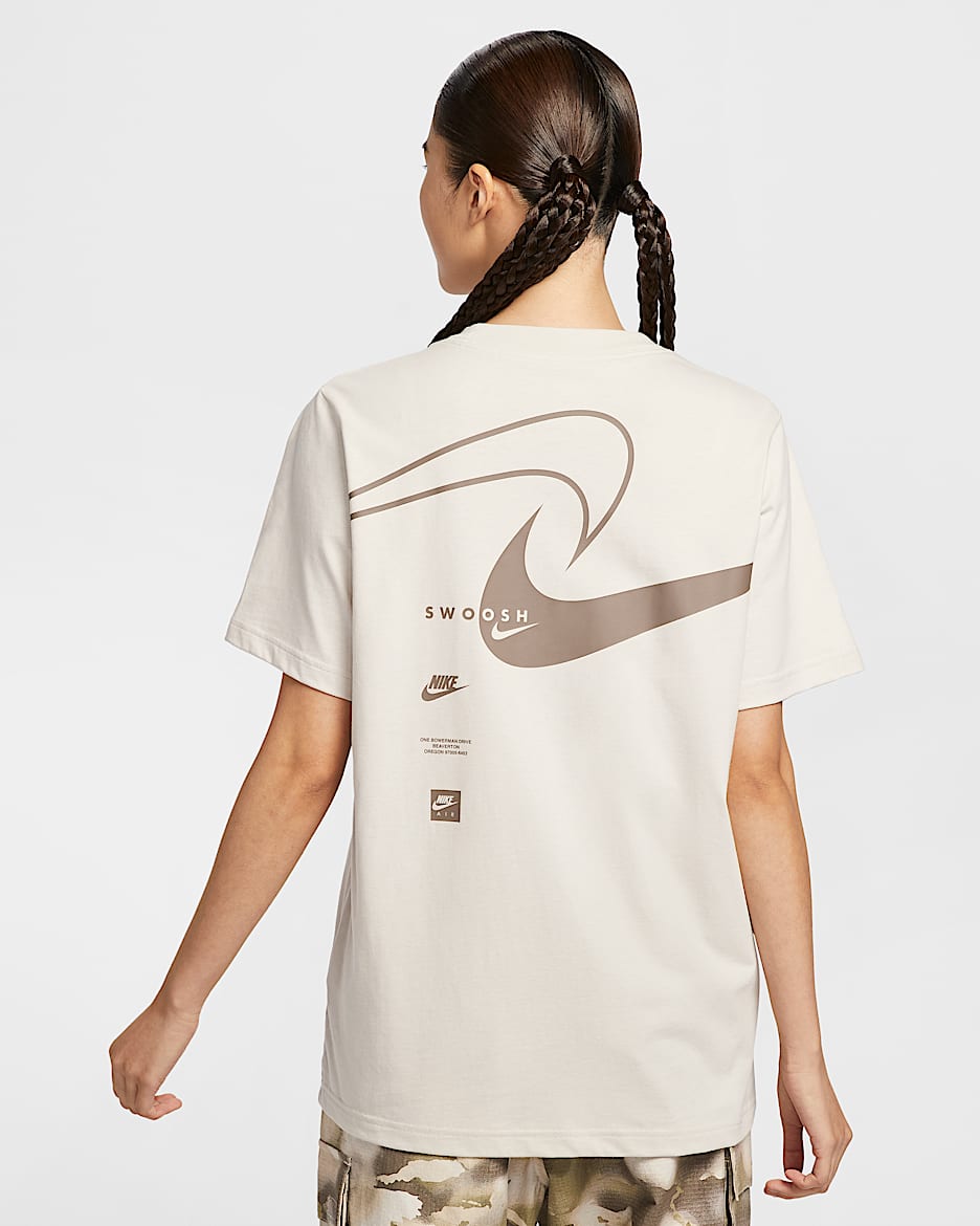 ナイキ スポーツウェア クラブ ウィメンズ ショートスリーブ Tシャツ - ライトオールウッドブラウン/ミンクブラウン