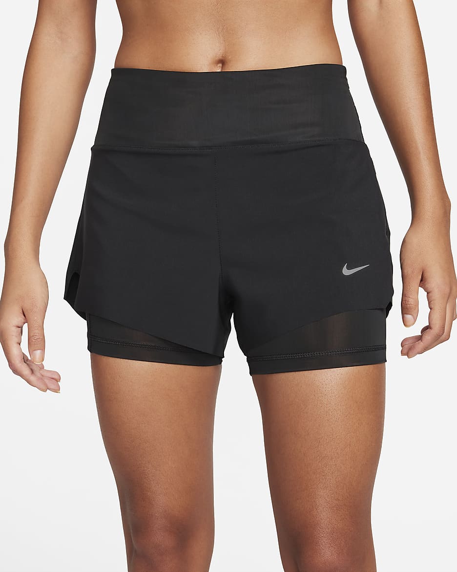 Shorts de running de tiro medio 2 en 1 de 8 cm con bolsillos para mujer Nike Dri-FIT Swift - Negro