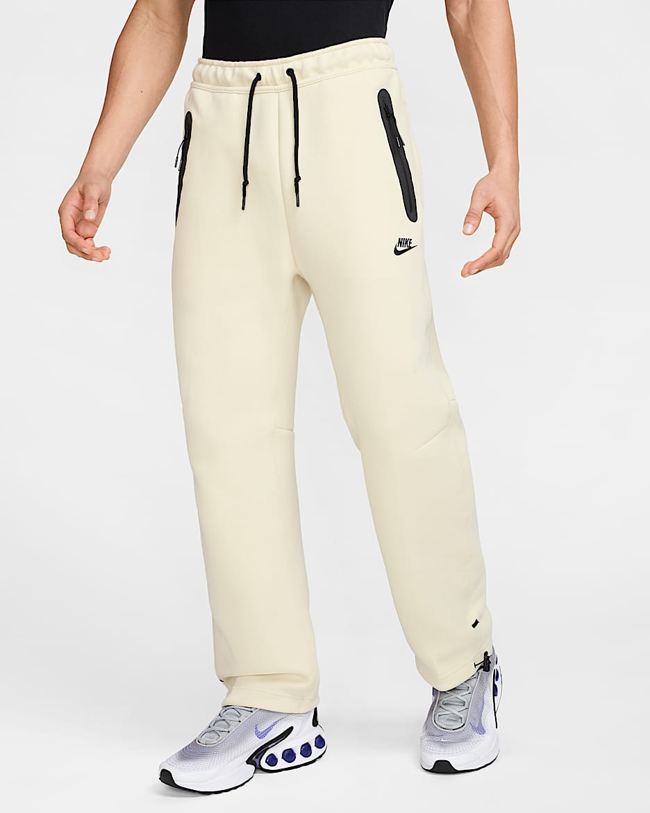 Pants de tejido Fleece con dobladillo abierto para hombre Nike Tech - Caqui claro/Negro