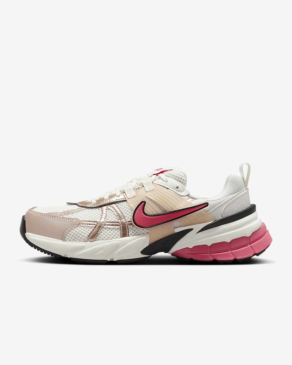 Tenis para mujer Nike V2K Run - Guayaba hielo/Rosa margarita/Negro/Plata metalizado