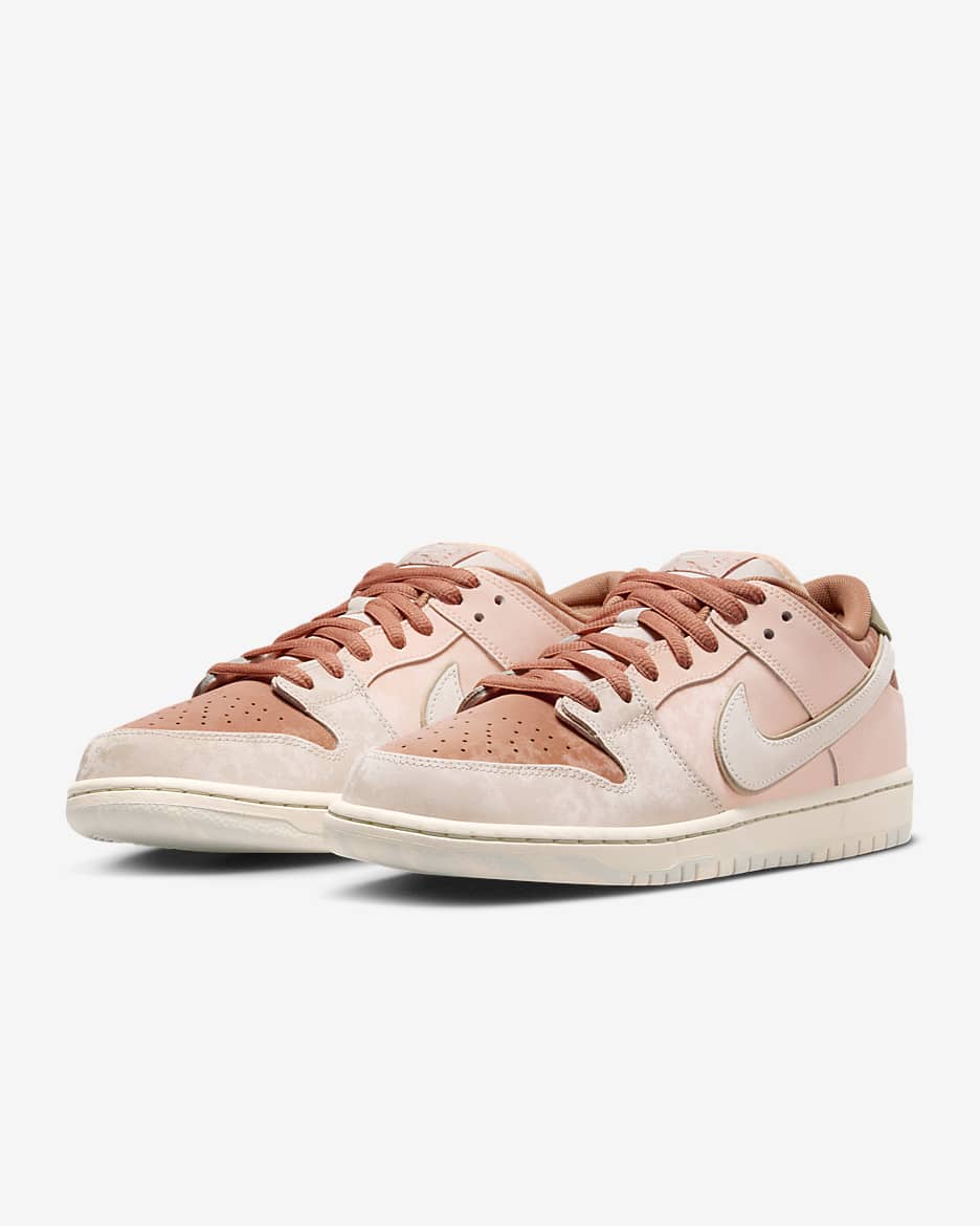 รองเท้าสเก็ตบอร์ด Nike SB Dunk Low Pro Premium - Amber Brown/Crimson Tint/Hemp/Guava Ice